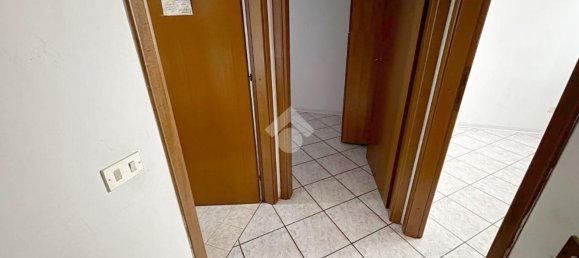 4 bedrooms Apartment in Lissone, Italy No. 329800 6