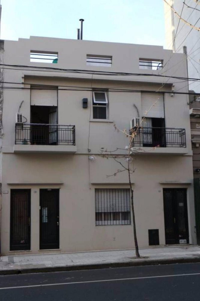 Casa de 3 dormitorios en Buenos Aires, Argentina No. 74846