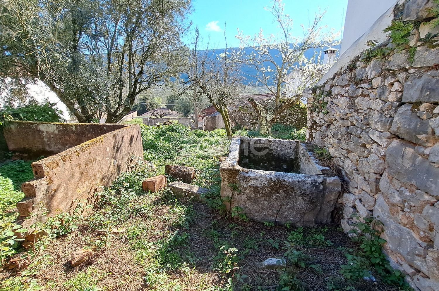 158m² Land in Mira de Aire, Portugal No. 85191