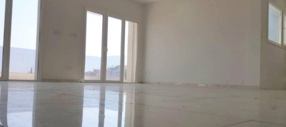 4 bedrooms Apartment in Limassol, Cyprus No. 1967 3