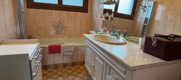 3 bedrooms House in Seine-Maritime, France No. 360688 11