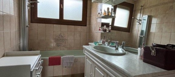 3 bedrooms House in Seine-Maritime, France No. 360688 12