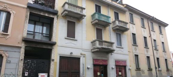 3 rooms Apartment in Milan, Italy No. 240843 2