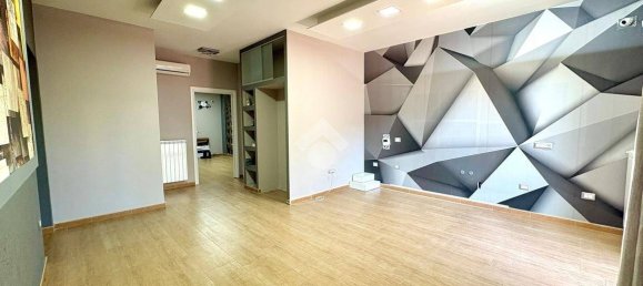 2 bedrooms Apartment in Sant'Antimo, Italy No. 273446 3