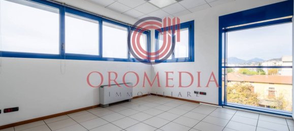3-salle Bureau à Bergamo, Italy No. 233582 5