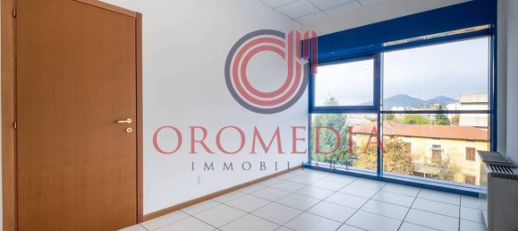 3-salle Bureau à Bergamo, Italy No. 233582 7