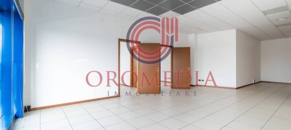 3-salle Bureau à Bergamo, Italy No. 233582 4