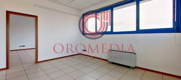 3-salle Bureau à Bergamo, Italy No. 233582 3