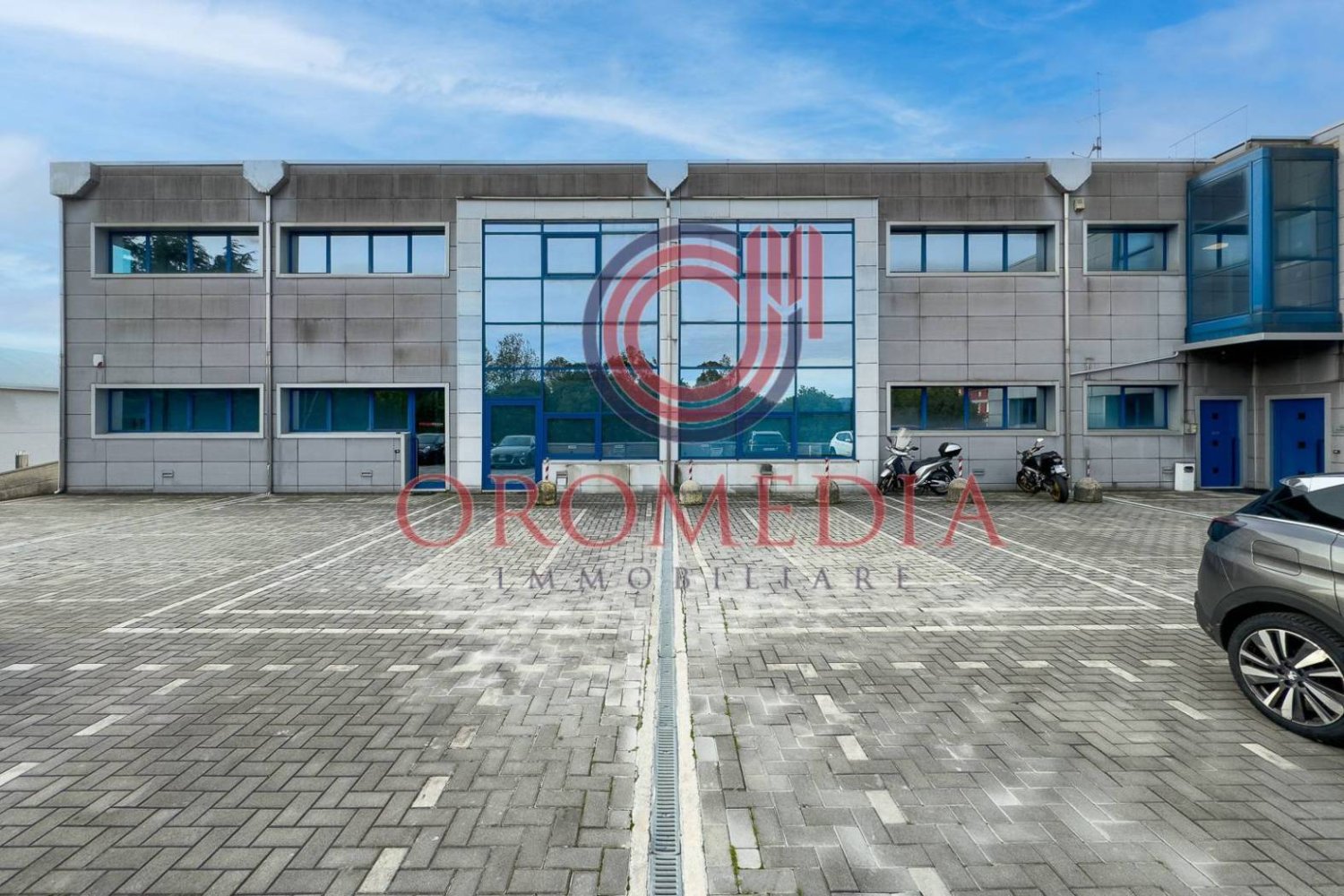 3-salle Bureau à Bergamo, Italy No. 233582