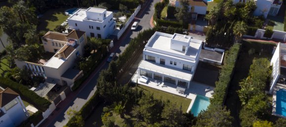 5 bedrooms Villa in Marbella, Spain No. 19597 37
