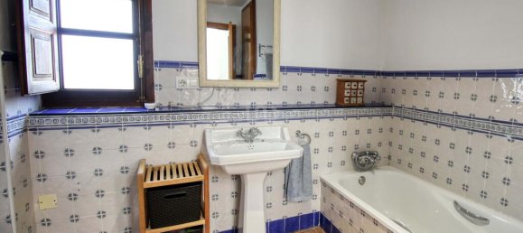 5 bedrooms Villa in Valencia, Spain No. 167540 18