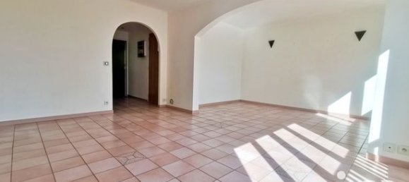 2 Schlafzimmer Wohnung in Chilly-Mazarin, France, Nr. 315156 2