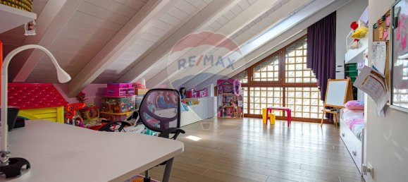 Apartamento de 4 habitaciónes en Seregno, Italy No. 334600 23