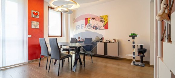 Apartamento de 4 habitaciónes en Seregno, Italy No. 334600 13