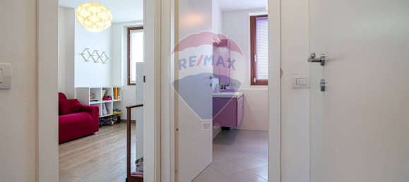 Apartamento de 4 habitaciónes en Seregno, Italy No. 334600 8