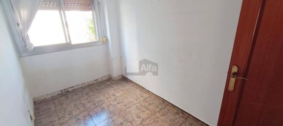 3 Schlafzimmer Wohnung in L'Hospitalet de Llobregat, Spain, Nr. 138254 2