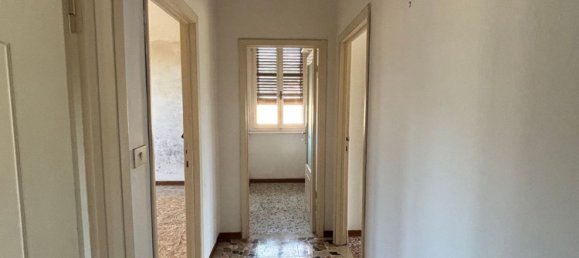 3 bedrooms Apartment in Arezzo, Italy No. 312464 8