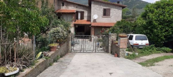 7 rooms Apartment in Castiglion Fiorentino, Italy No. 197666 2