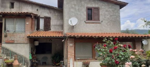 7 rooms Apartment in Castiglion Fiorentino, Italy No. 197666 5