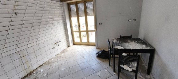 4 bedrooms Apartment in San Sebastiano al Vesuvio, Italy No. 327734 8