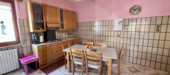 4-salle Appartement à San Salvo, Italy No. 25513 5