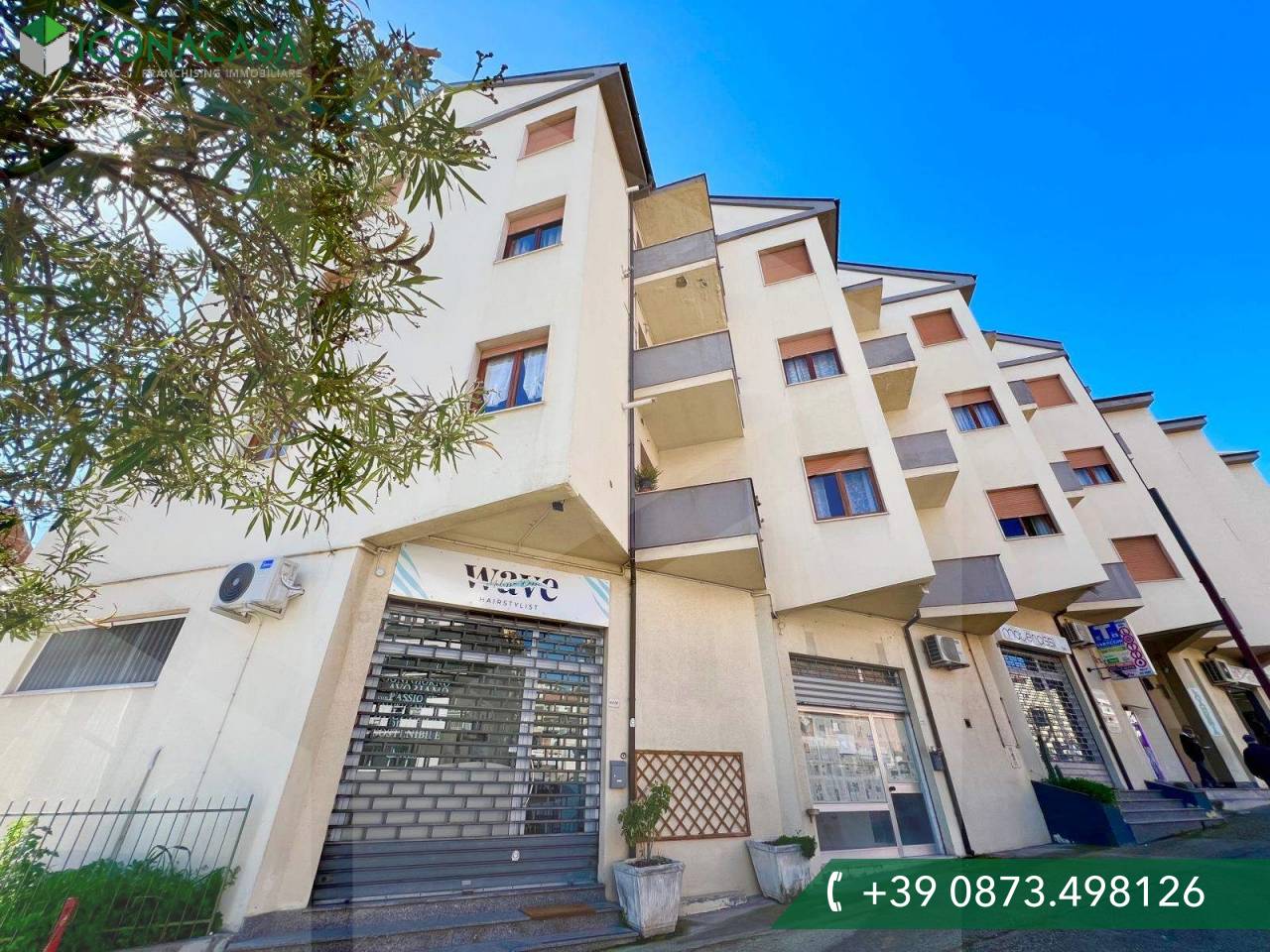 4-salle Appartement à San Salvo, Italy No. 25513