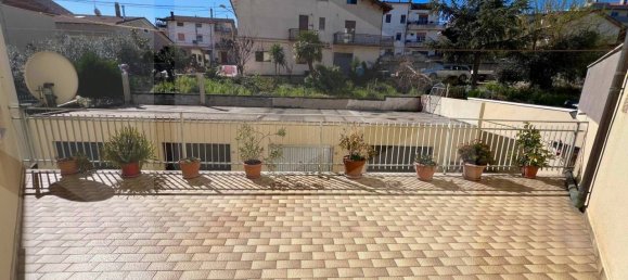 4-salle Appartement à San Salvo, Italy No. 25513 13