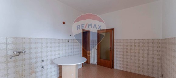 2 bedrooms Apartment in Reggello, Italy No. 283180 4