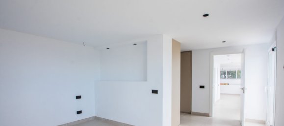 3 bedrooms Apartment in Marbella, Spain No. 152170 3