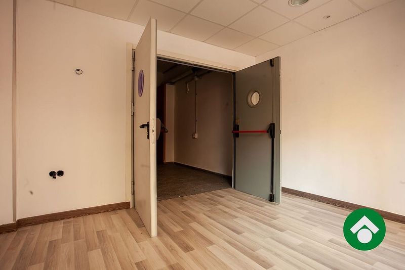 Коммерческая недвижимость с 3 спальнями в Альболоте, Испания № 225316