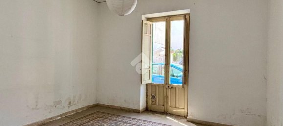3 bedrooms Apartment in Palermo, Italy No. 379488 2
