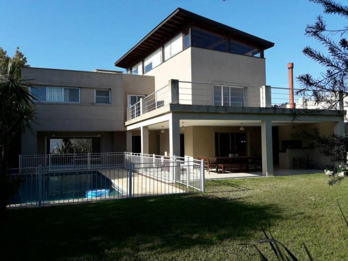 3 bedrooms House in Tigre, Argentina No. 791