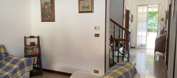 5 rooms House in Castelnuovo Rangone, Italy No. 271736 3