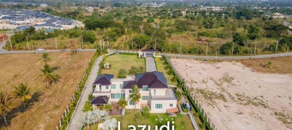 5 bedrooms Villa in Hua Hin, Thailand No. 19940 2