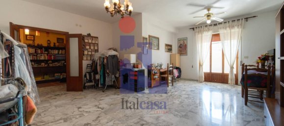 4 Schlafzimmer Wohnung in Latina, Italy, Nr. 300577 5