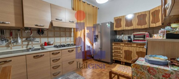 4 Schlafzimmer Wohnung in Latina, Italy, Nr. 300577 15