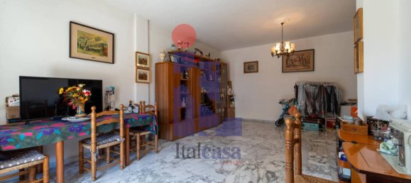 4 Schlafzimmer Wohnung in Latina, Italy, Nr. 300577 7