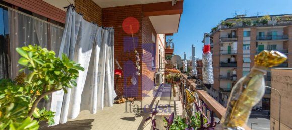 4 Schlafzimmer Wohnung in Latina, Italy, Nr. 300577 10