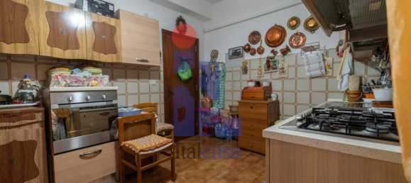 4 Schlafzimmer Wohnung in Latina, Italy, Nr. 300577 16