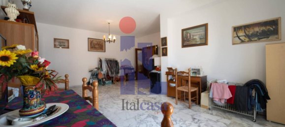 4 Schlafzimmer Wohnung in Latina, Italy, Nr. 300577 6