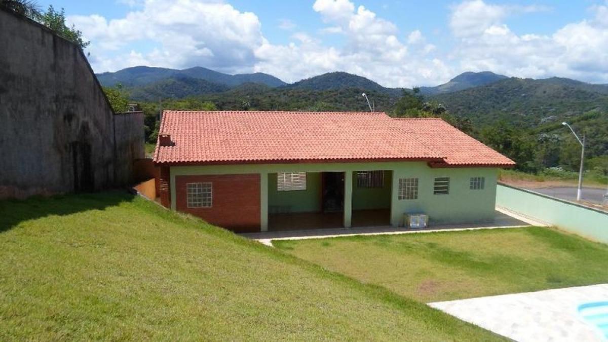 Casa de 4 dormitorios en Sao Paulo, Brazil No. 563060