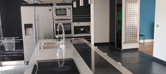 3 chambres Duplex à Paris, France No. 182667 5