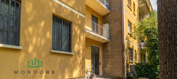 2 bedrooms Apartment in Bologna, Italy No. 321306 2