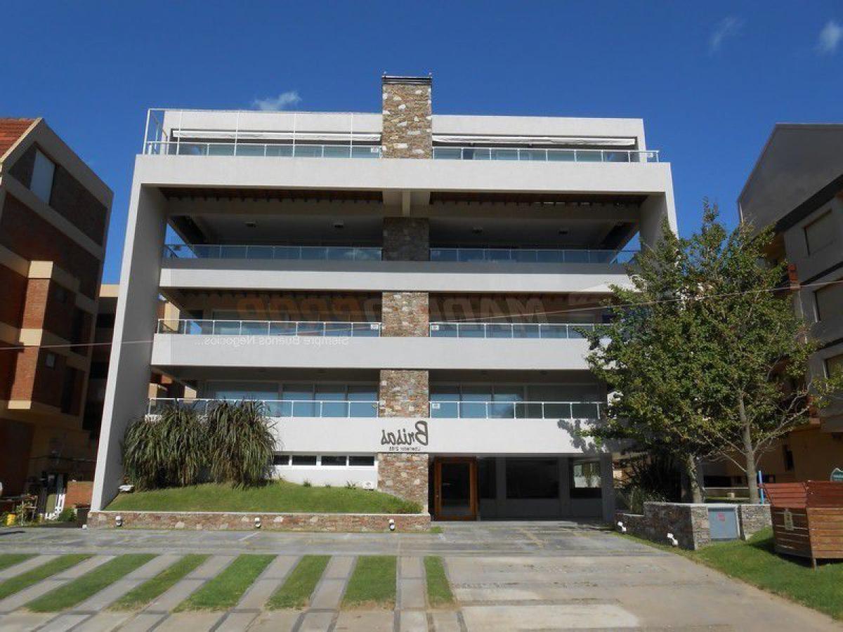 Apartamento de 2 dormitorios en Mar del Plata, Argentina No. 68599