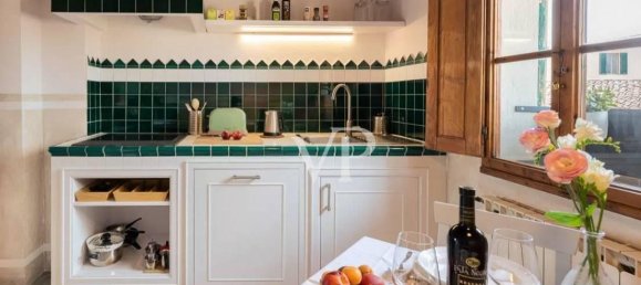 2 rooms Penthouse in Florence, Italy No. 22156 4