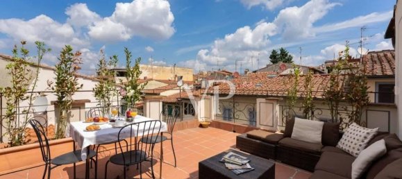 2 rooms Penthouse in Florence, Italy No. 22156 6