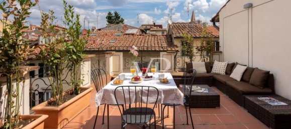 2 rooms Penthouse in Florence, Italy No. 22156 3