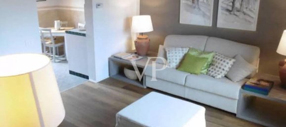 2 rooms Penthouse in Florence, Italy No. 22156 5