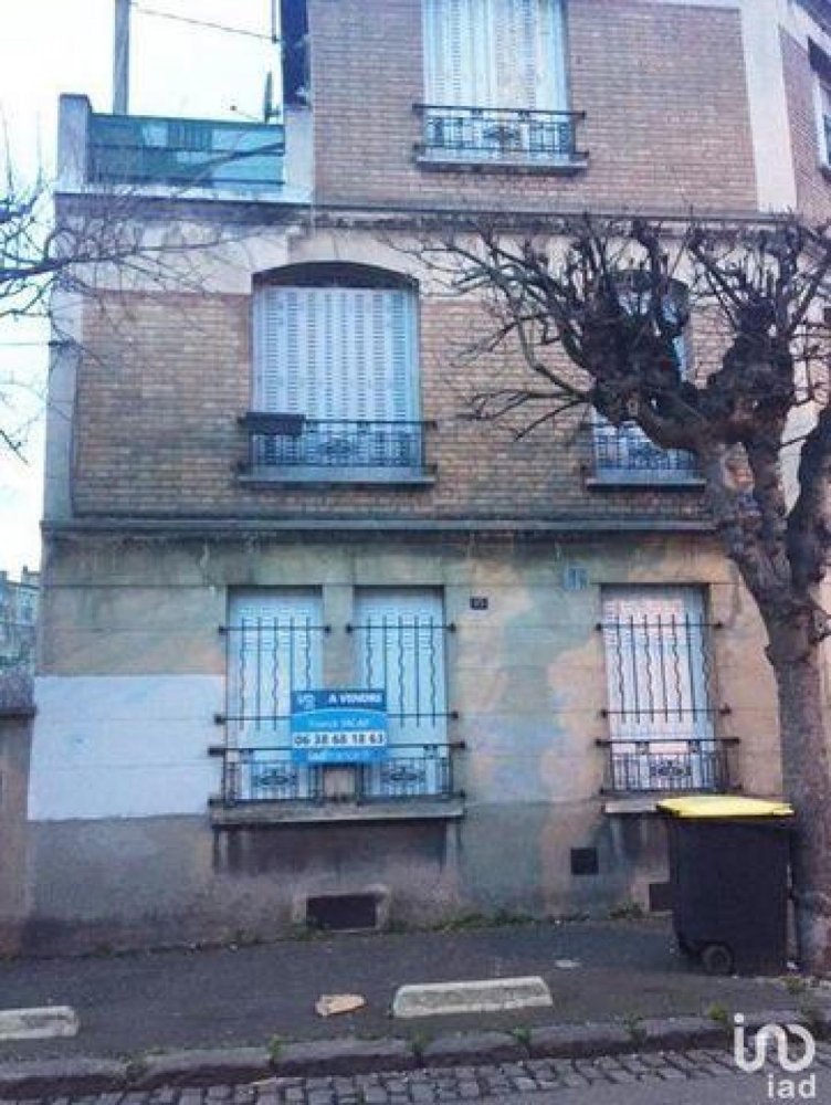 Studio à condo à Stains, France No. 24097