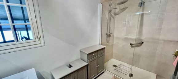 Casa de 4 habitaciónes en Robion, France No. 285631 5